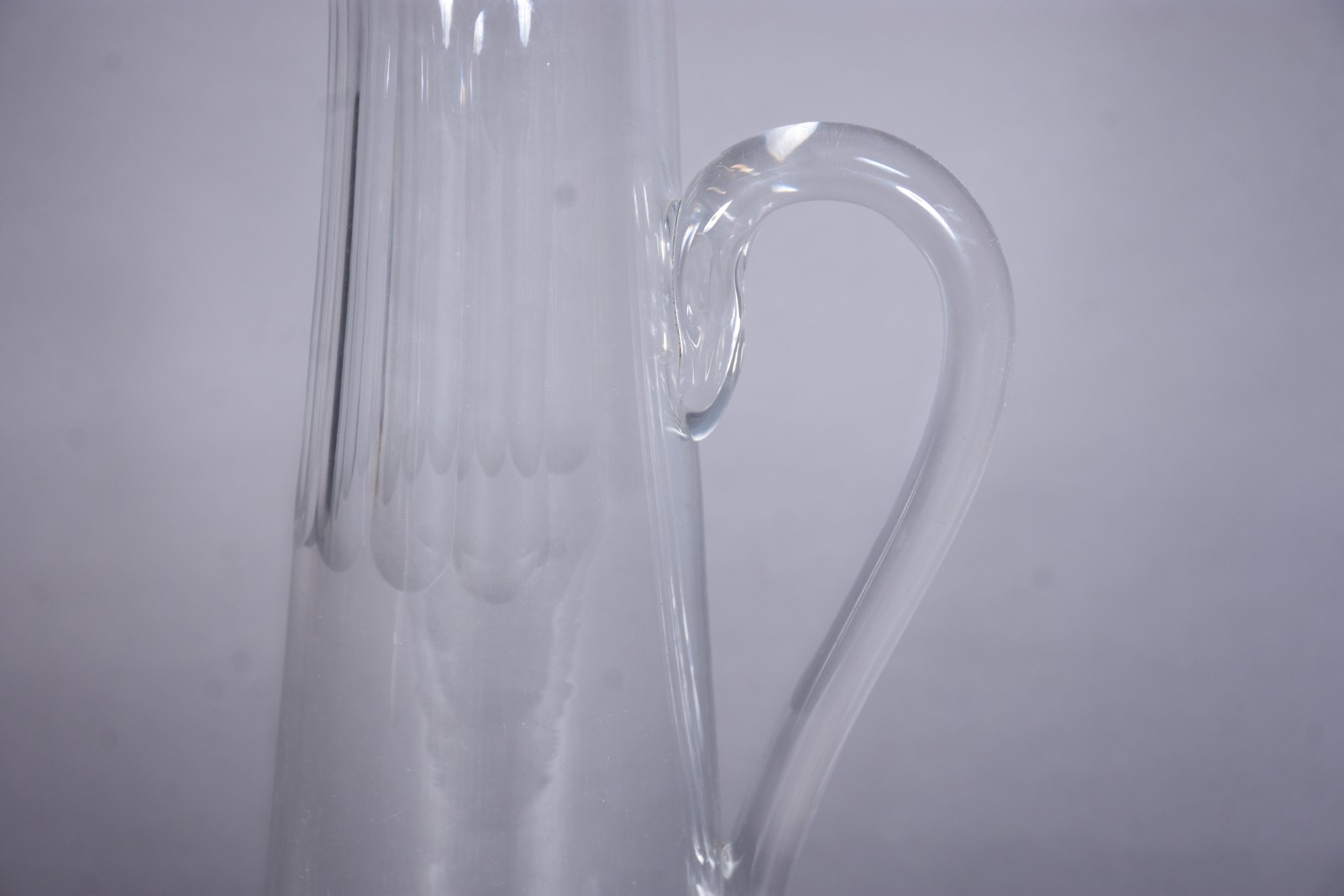 Jarra para água com alça de cristal europeu facetado. - foto 3 de 6