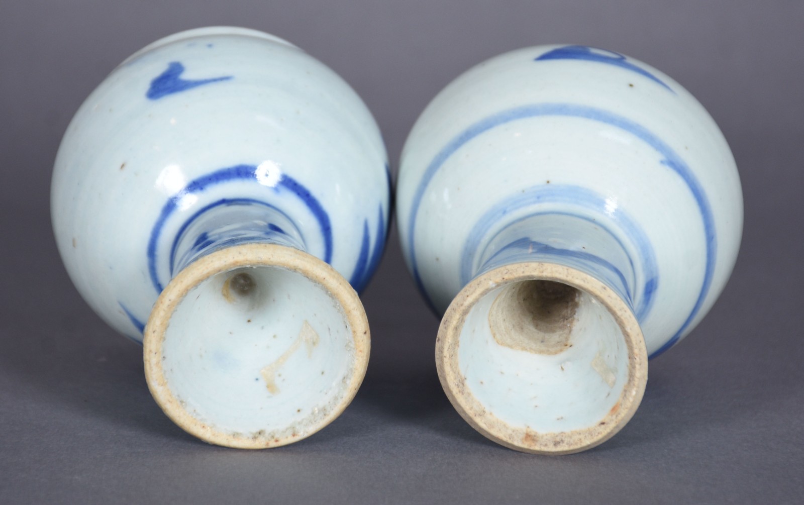 Par de cálices de porcelana chinesa azul e branca. - foto 4 de 4