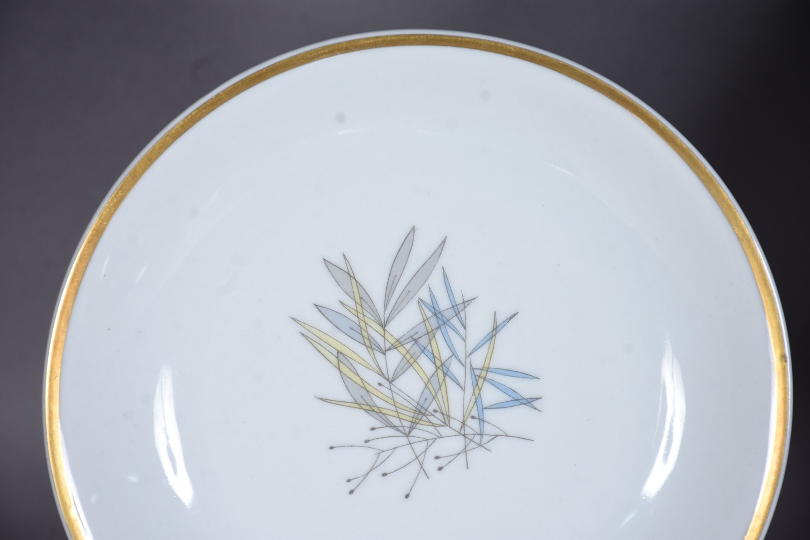 Serviço de chá de porcelana Renner composto de: 5 xícaras de chá com... - foto 4 de 12