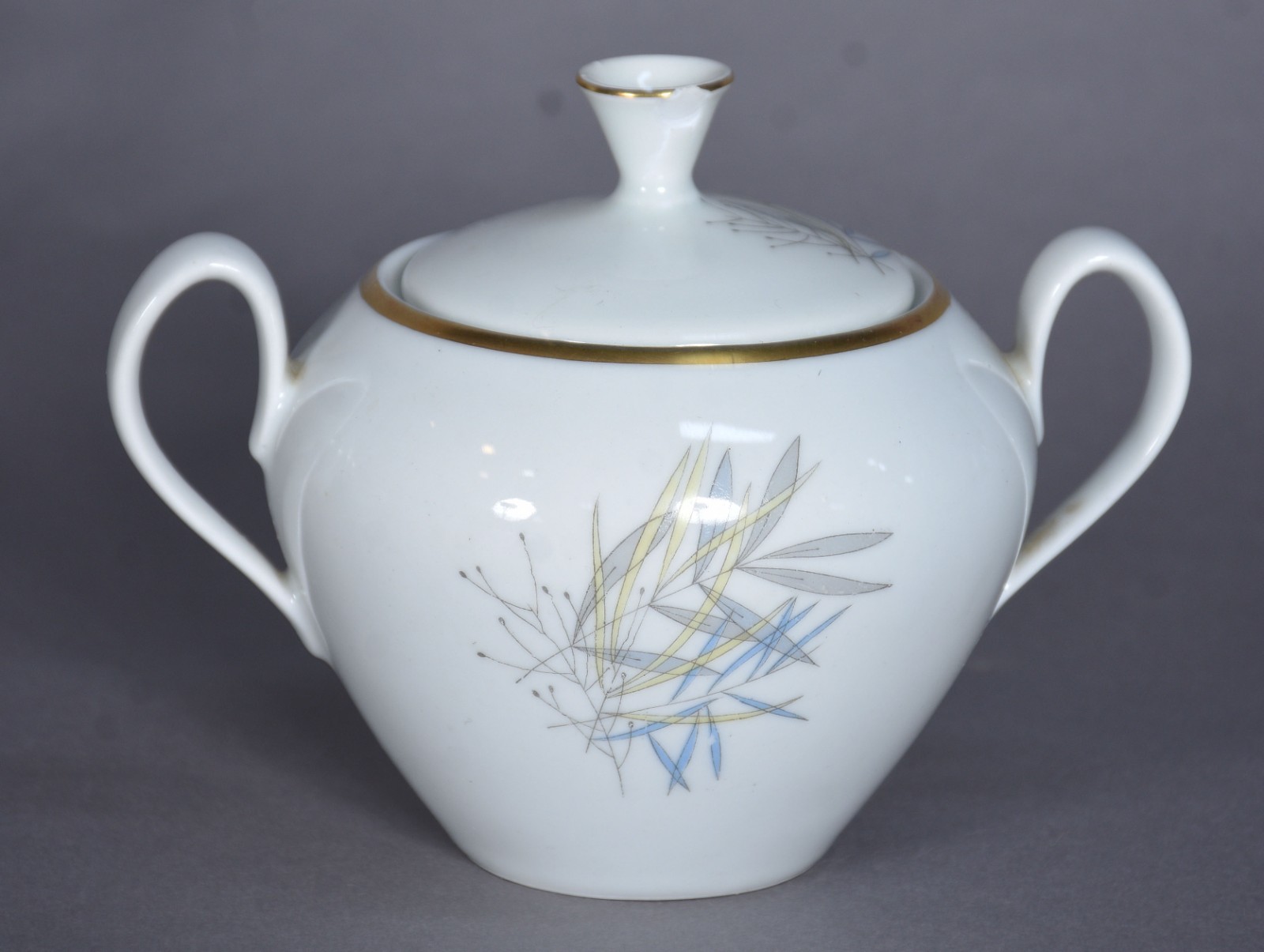 Serviço de chá de porcelana Renner composto de: 5 xícaras de chá com... - foto 6 de 12
