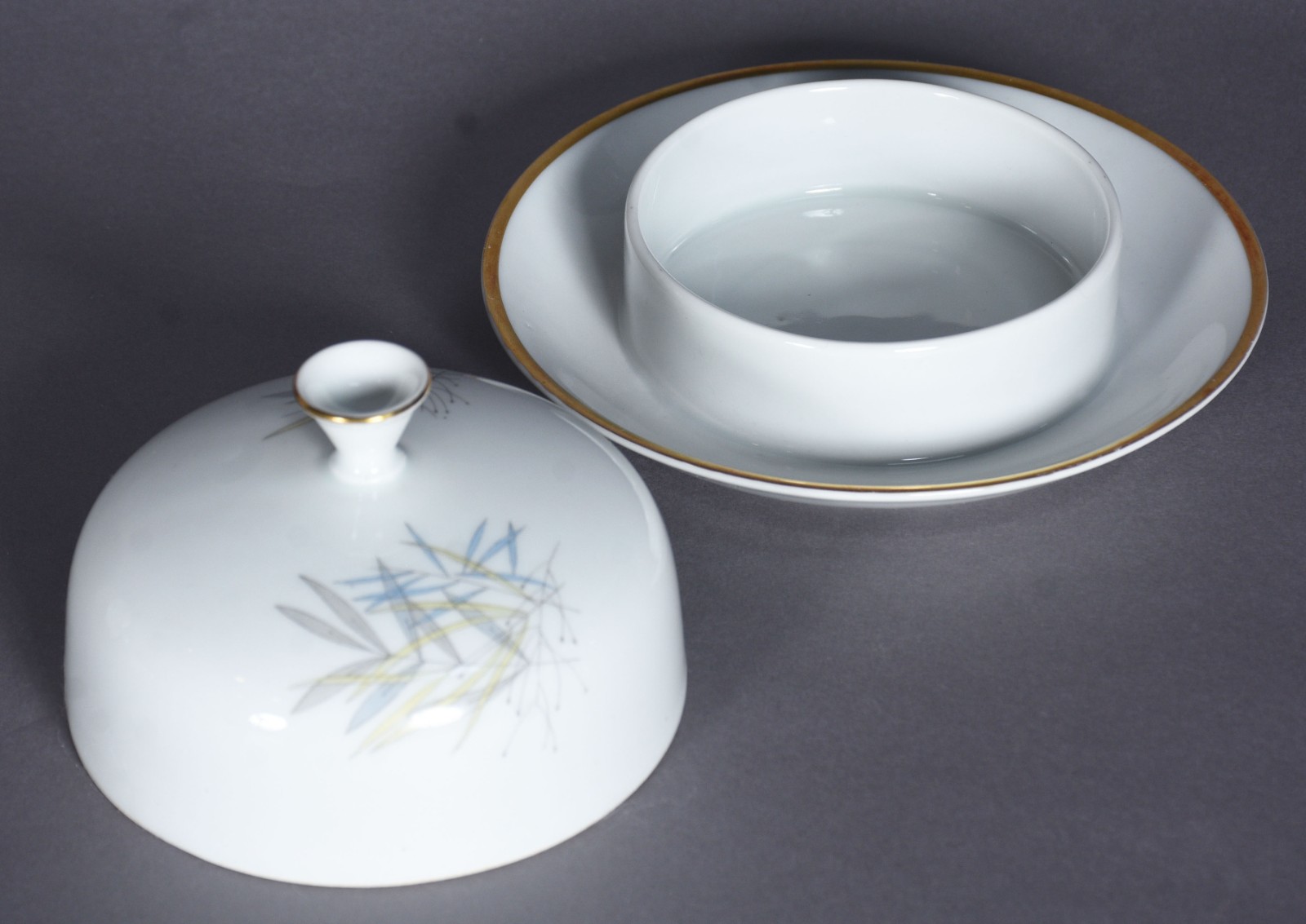 Serviço de chá de porcelana Renner composto de: 5 xícaras de chá com... - foto 7 de 12