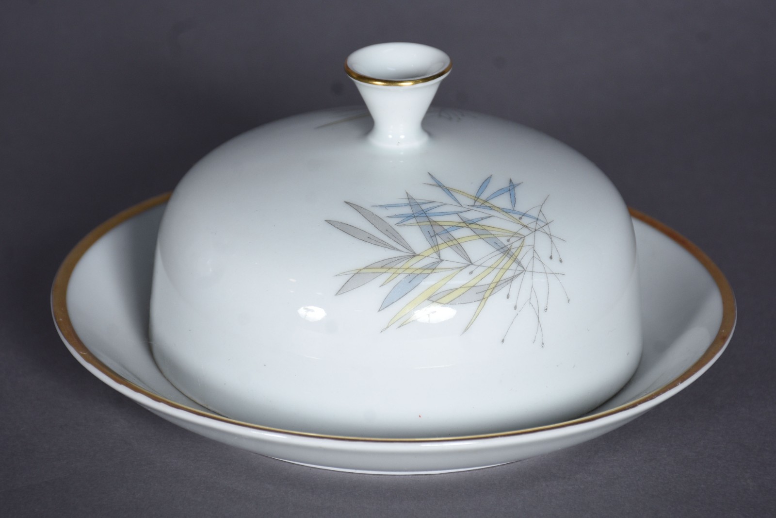 Serviço de chá de porcelana Renner composto de: 5 xícaras de chá com... - foto 8 de 12