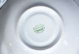 Serviço de chá de porcelana Renner composto de:... - Serviço de chá de porcelana Renner composto de: 5 xícaras de chá com pires, prato grande, 6 pratos para bolo, bule, leiteira, manteigueira e açu...