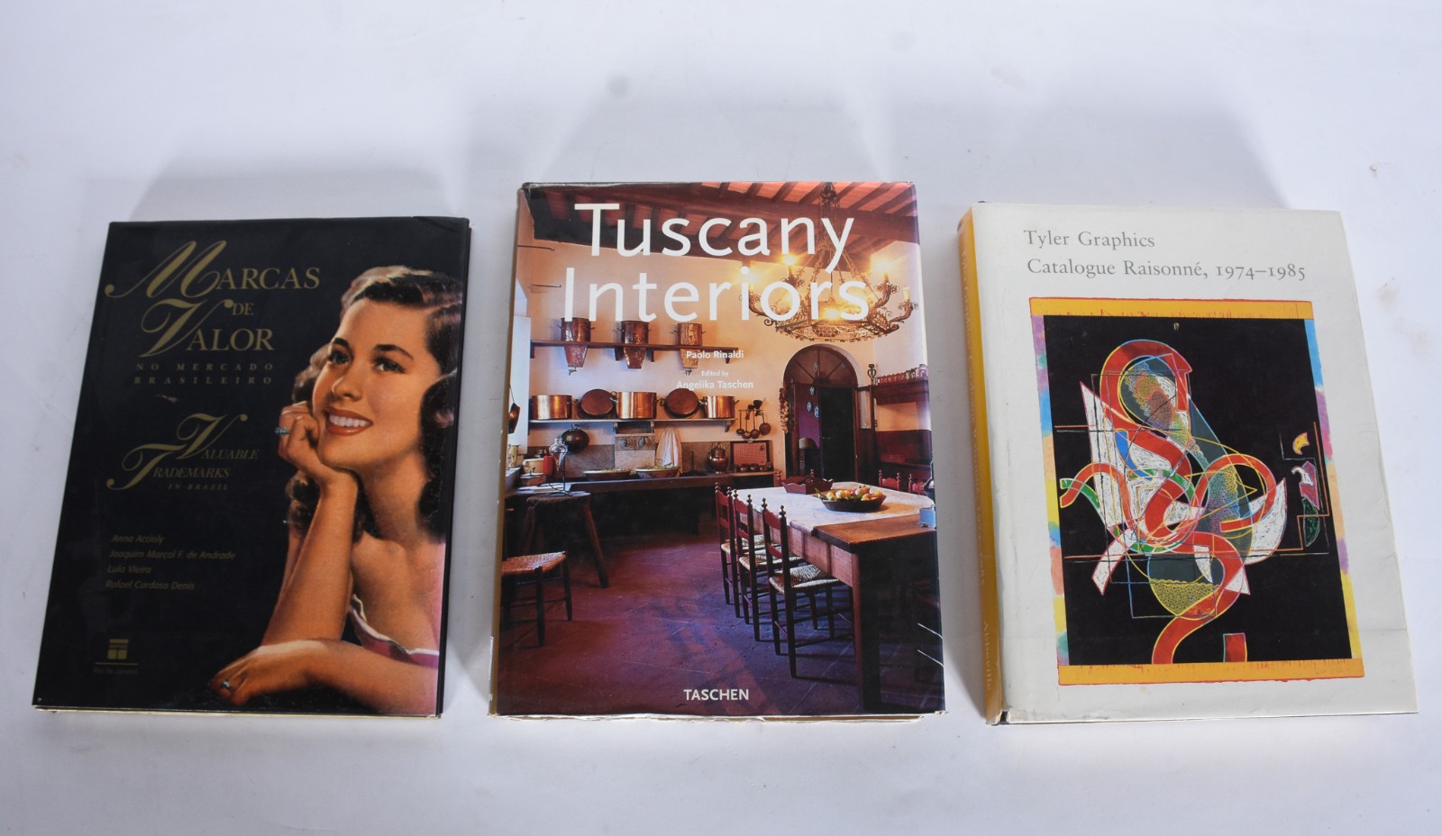 Três livros:A) Marcas de Valor No Mercado Brasileiro B) Tyler... - foto 1 de 5