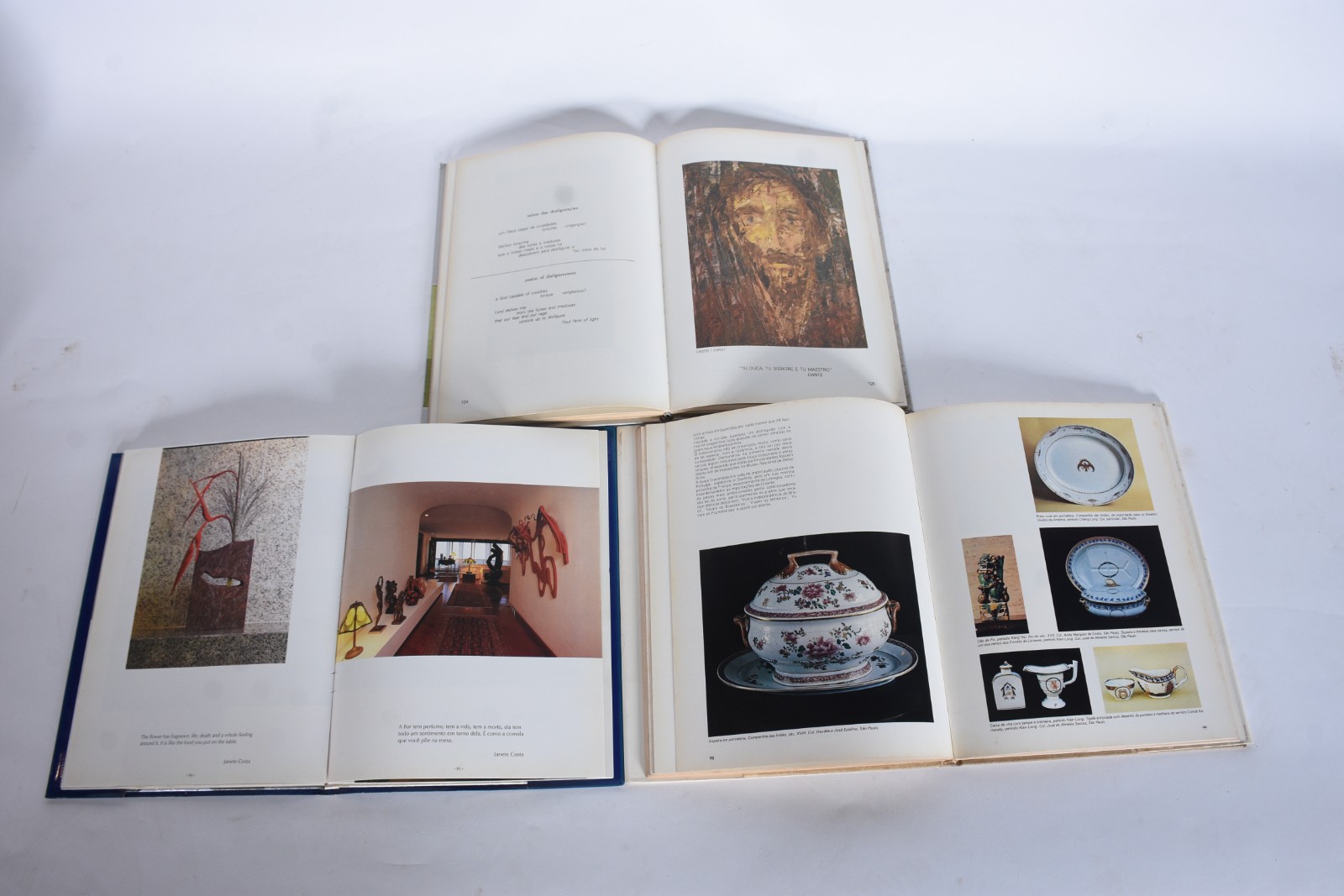 Três livros: A) Arte da Cerâmica Brasil B) Interior - Janete Costa C)... - foto 2 de 5