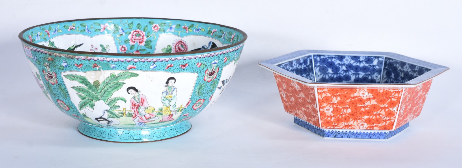 Duas peças orientais, sendo um bowl de metal esmaltado decorado com... - foto 1 de 8