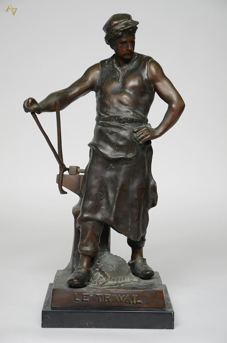 Estatueta de petit bronze representando "Le Travail". Altura... - foto 1 de 4