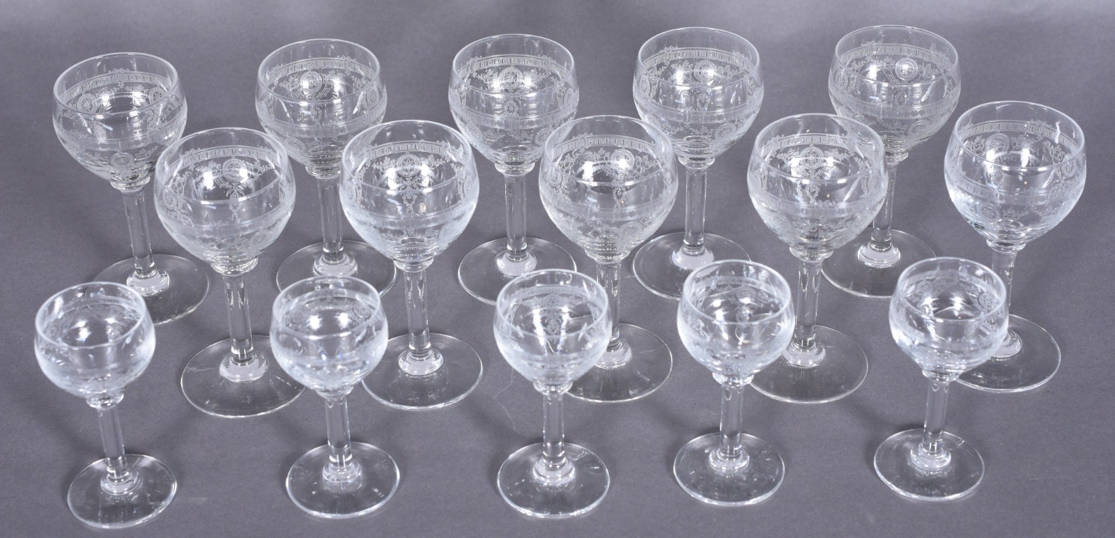 Parte de serviço de cristal frances Saint Louis lavrados com... - foto 2 de 5