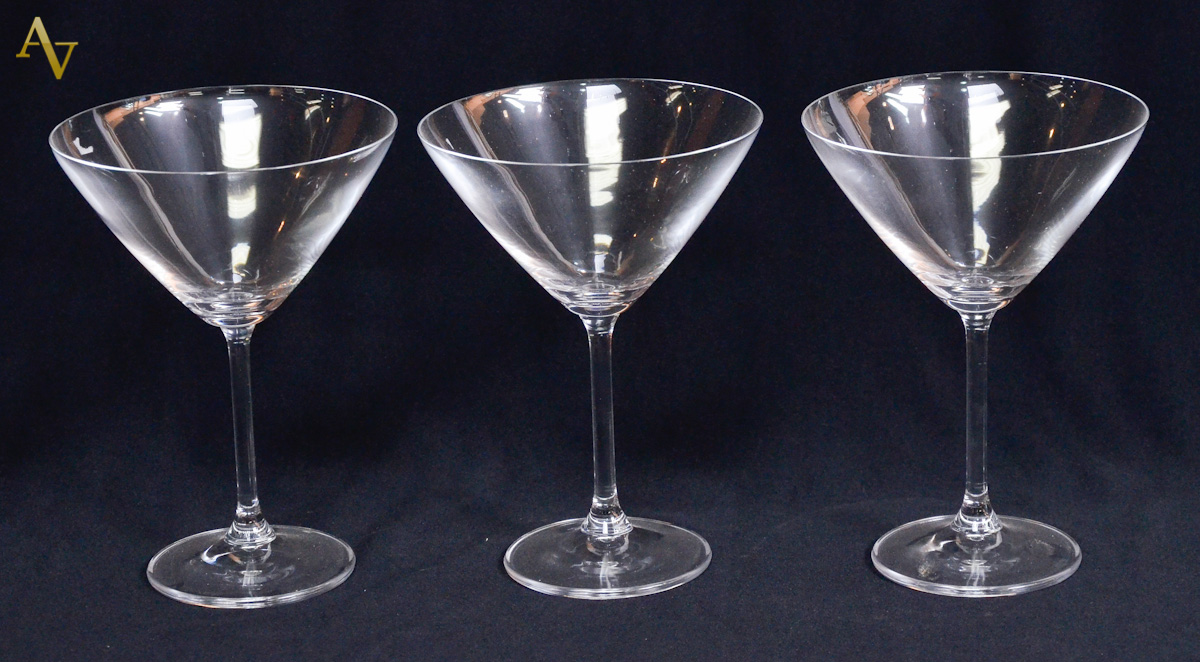 Seis taças de cristal para Dry Martini.