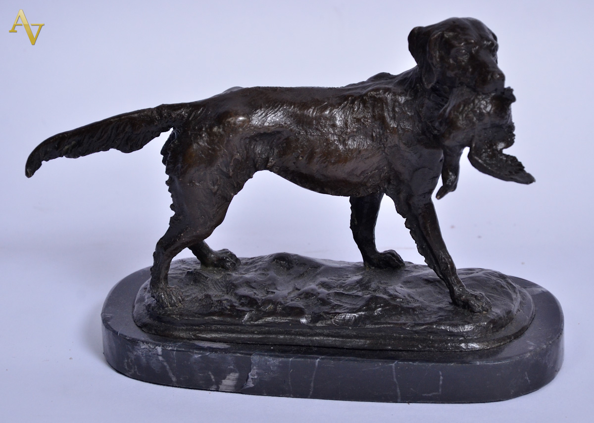MARCEL DEBUT (Franca, 1865 - 1933). Escultura em bronze ricamente...