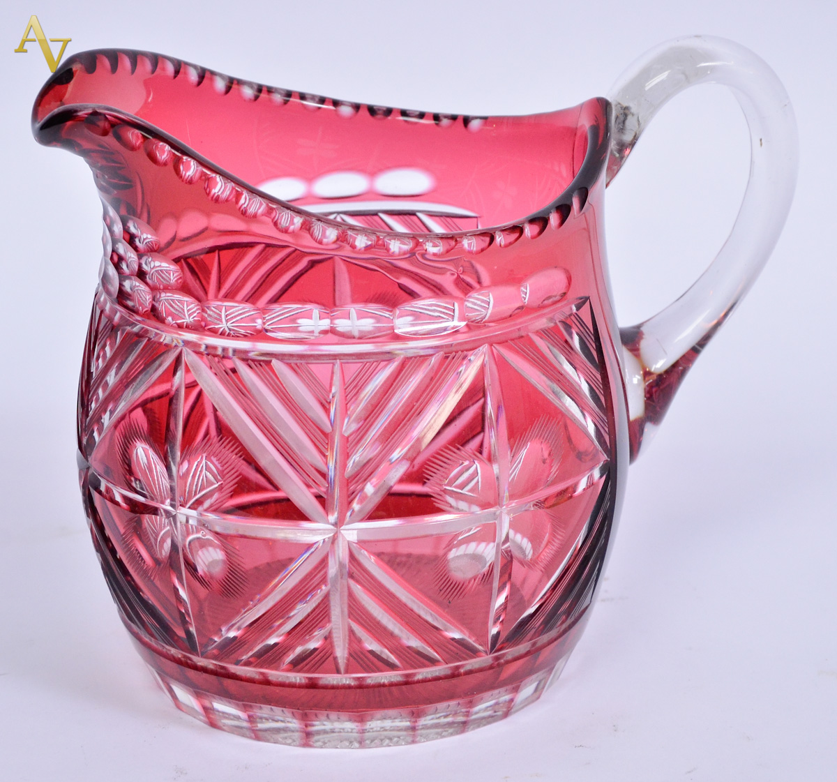 Jarra com alça de cristal europeu lapidado double rosa, alt. 20 cm.
