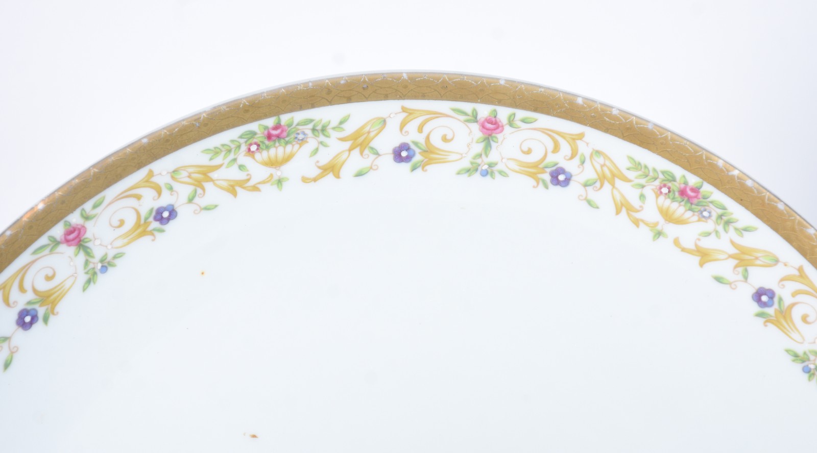 Conjunto de porcelana Real composto de: 3 pratos rasos, 8 pratos de... - foto 2 de 9