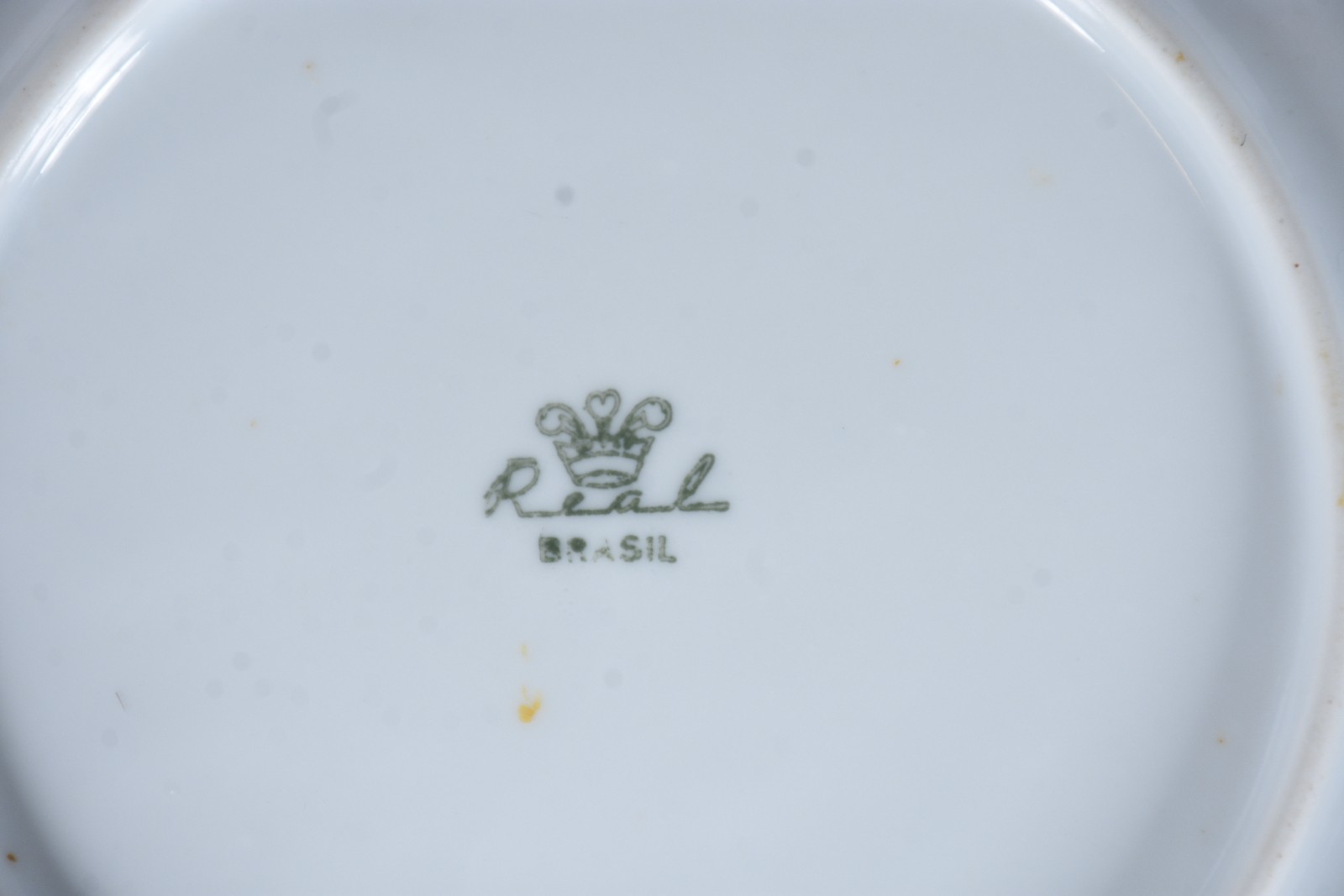 Conjunto de porcelana Real composto de: 3 pratos rasos, 8 pratos de... - foto 7 de 9