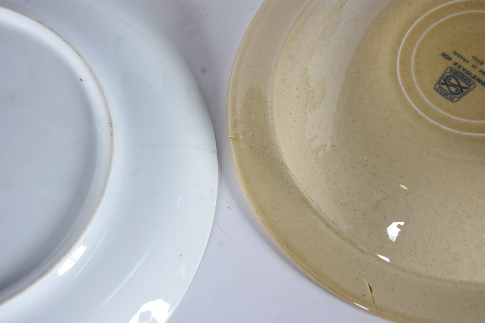 Conjunto de porcelana Real composto de: 3 pratos rasos, 8 pratos de... - foto 9 de 9