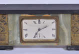 ART DECO - France - Relogio de mesa montado em ... - ART DECO - France - Relogio de mesa montado em marmore verde e negro - Em perfeito funcionamento- Decada de 20-30. Alt.10cm, comp. 25 cm.