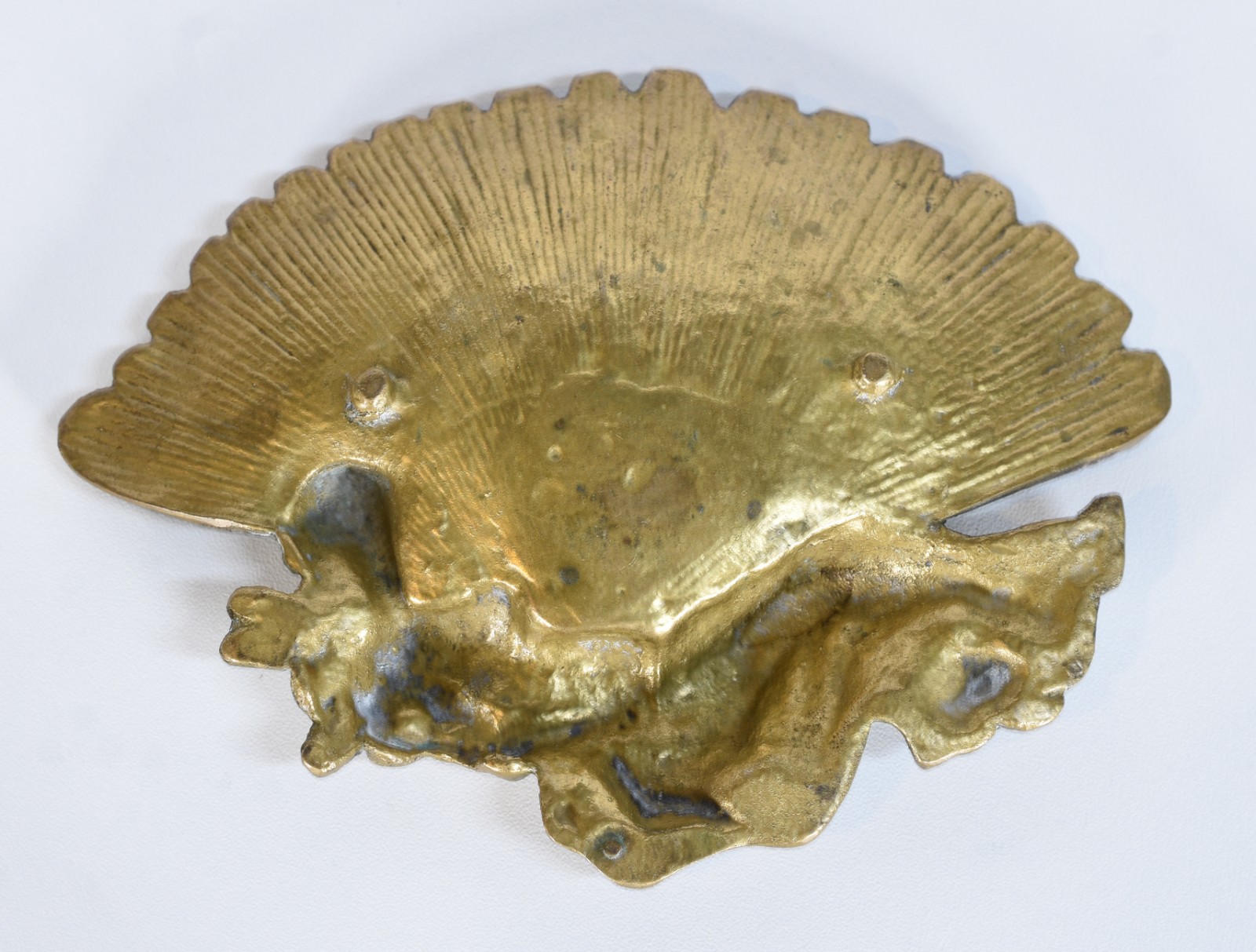 Cinzeiro de bronze Art Noveau com figura feminina. - foto 6 de 8