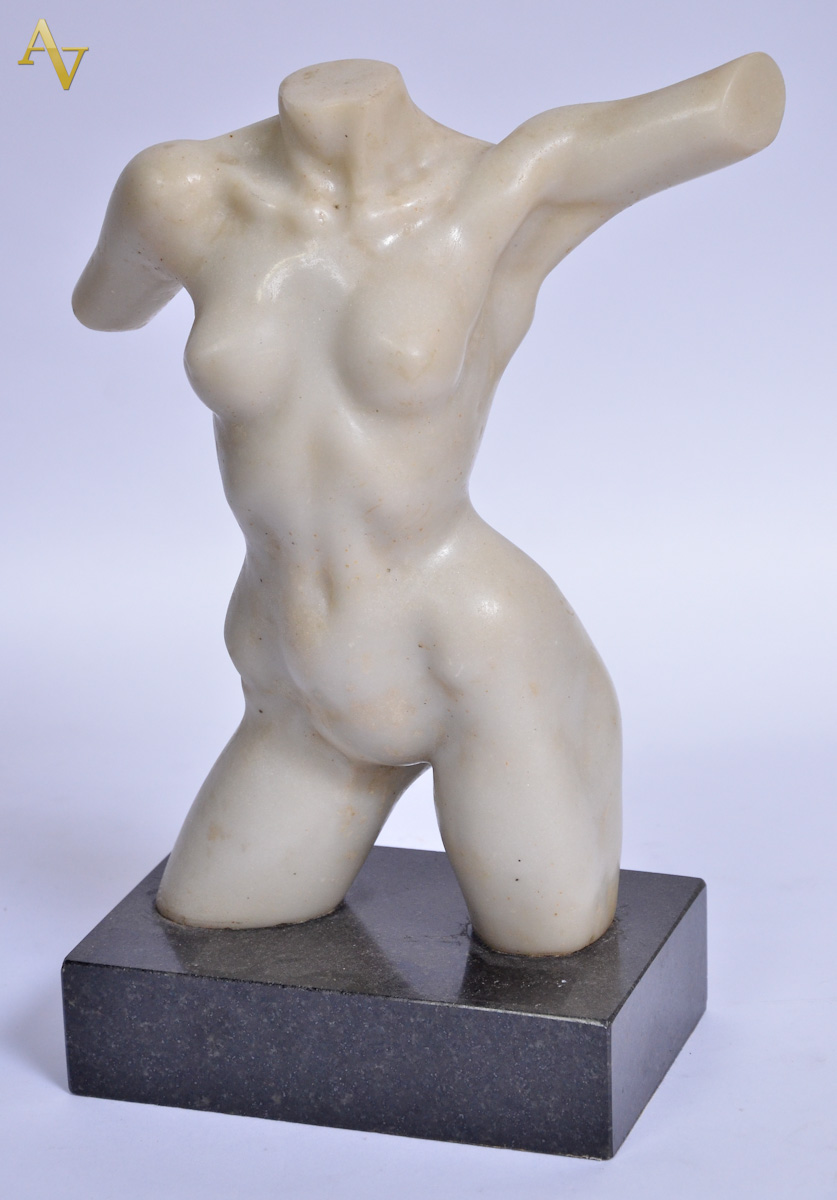 HILDEBRANDO LIMA - Escultura de po de marmore repres. torso - alt...