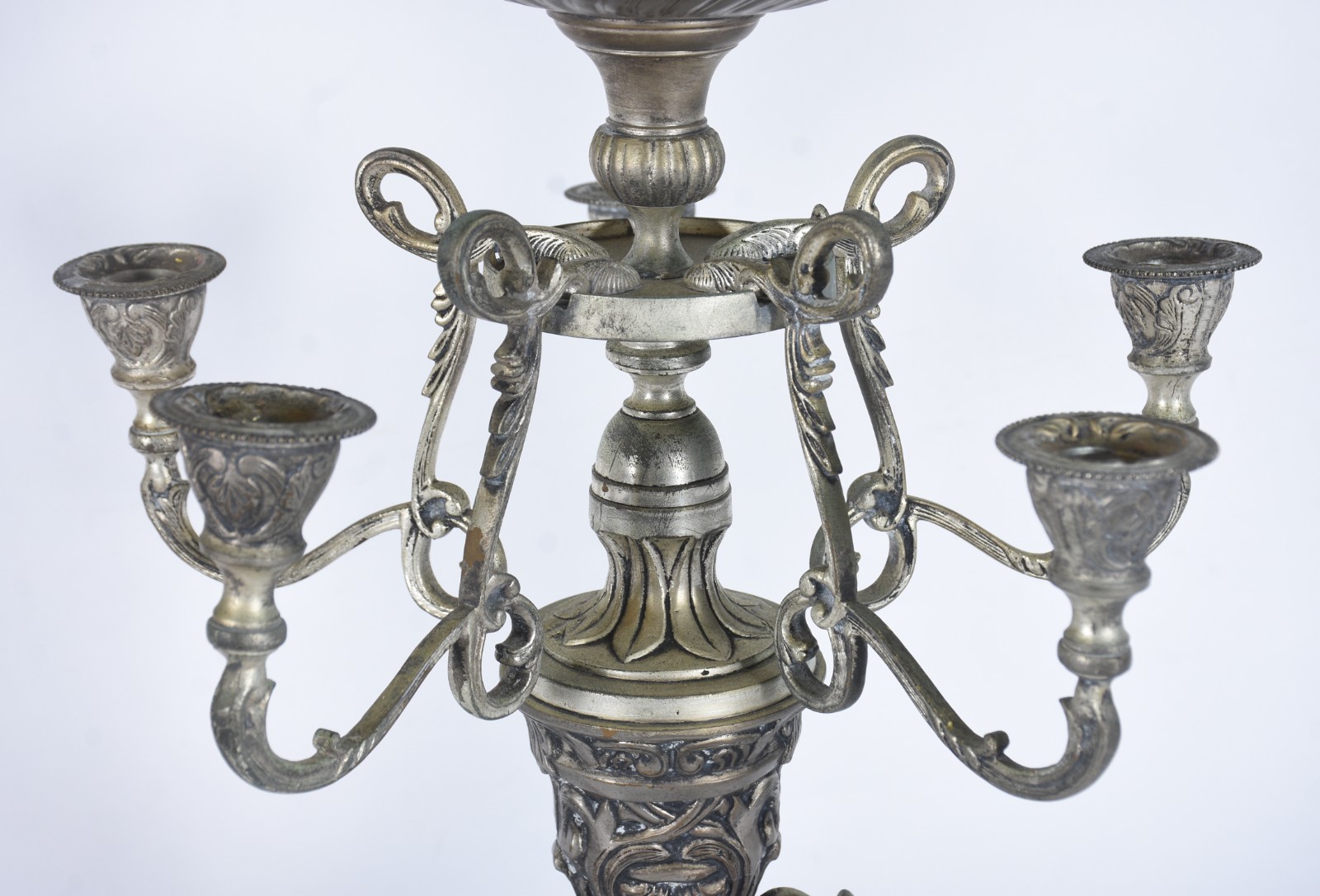 Par de candelabros, floreiras de metal. - foto 3 de 6
