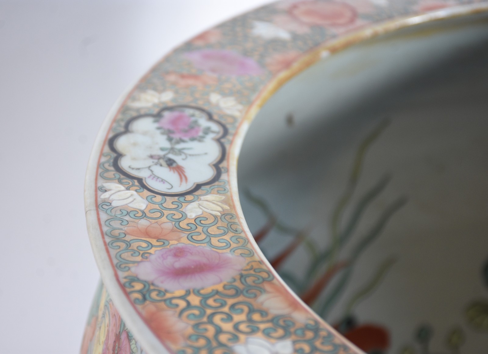Cachepot/aquário de porcelana chinesa com gueixas e flores em... - foto 7 de 7