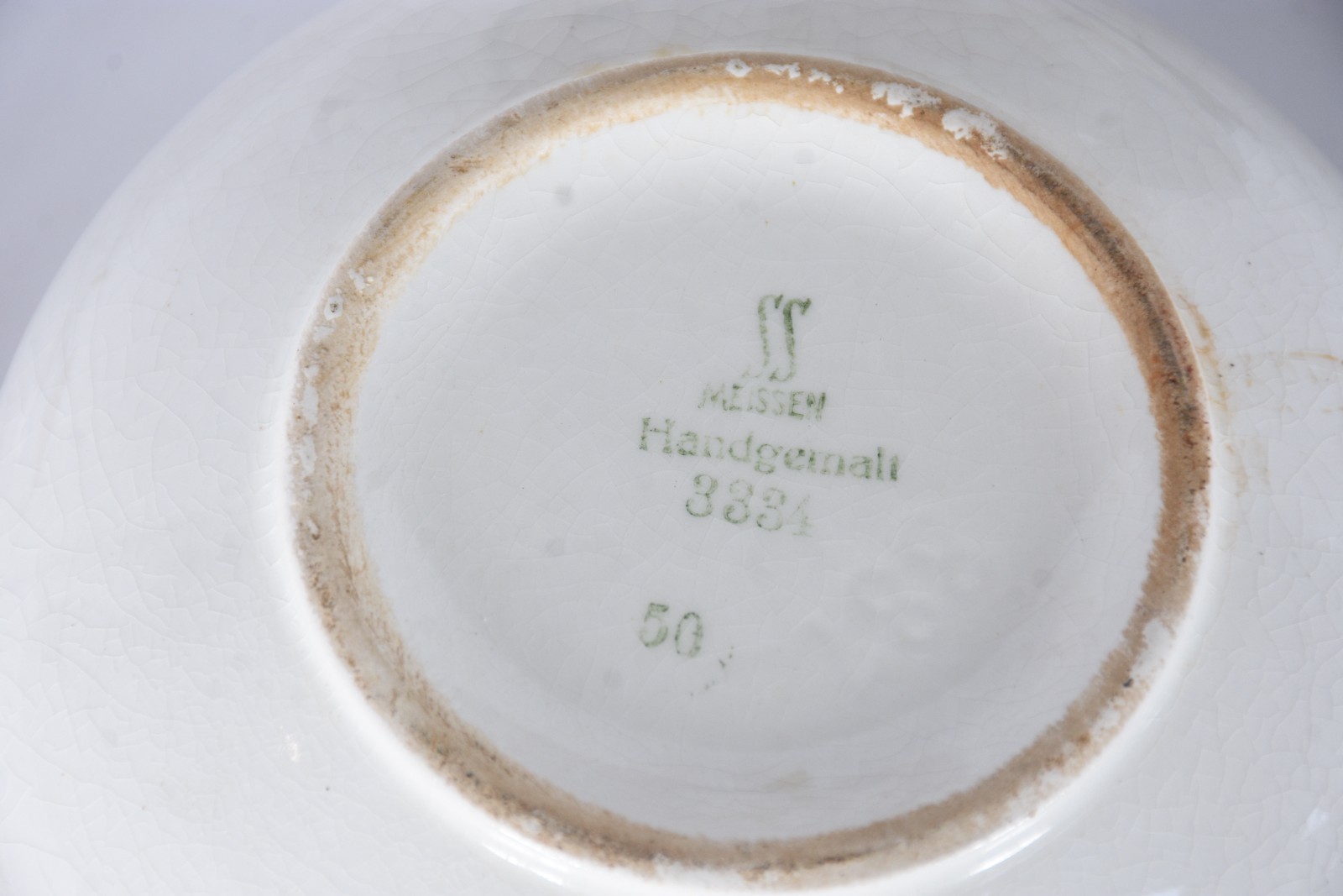Tres peças diversas, sendo dois bules de porcelana alemã de Meissen... - foto 5 de 11
