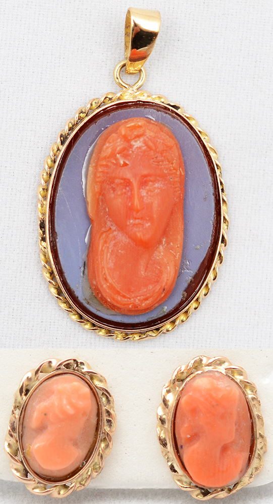 Conjunto de par de brincos e pendente, em ouro 18 k camafeu italiano...