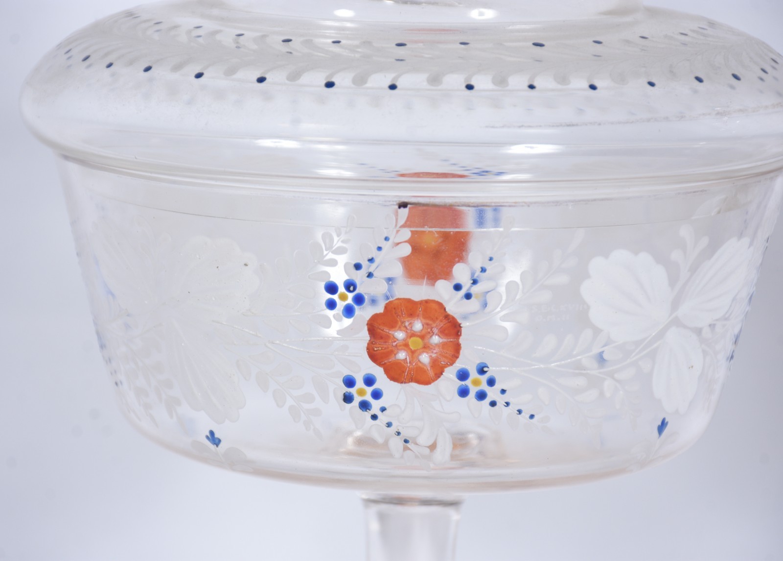 Par de antigas compoteiras em demi cristal com flores esmaltadas. - foto 7 de 7