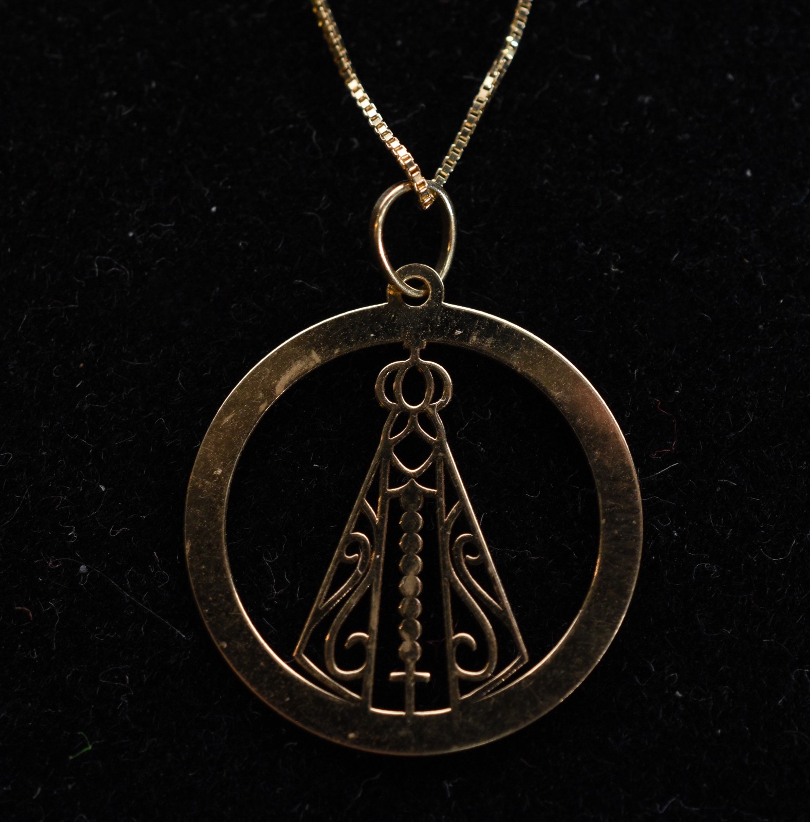 Colar de ouro 18k., contraste 750 mls com pingente de Nossa Senhora... - foto 5 de 6