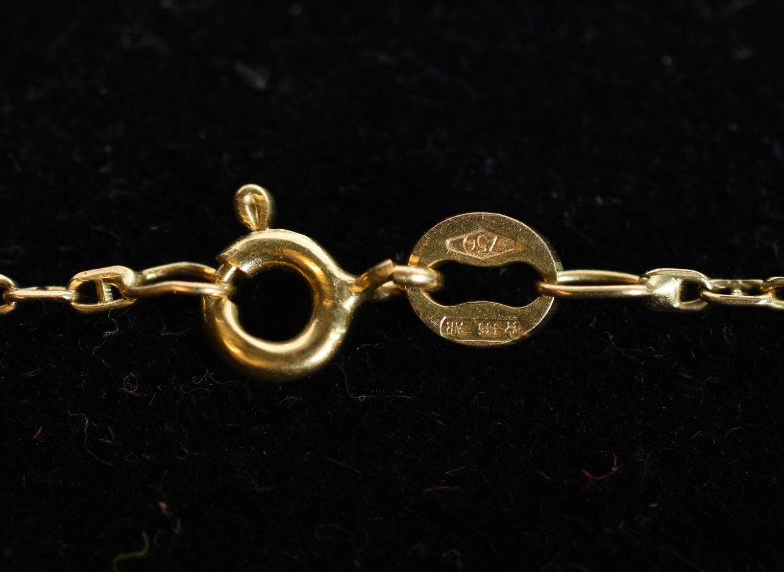 Colar de ouro 18k., contraste 750 com crucifixo. (Por motivos de... - foto 5 de 5