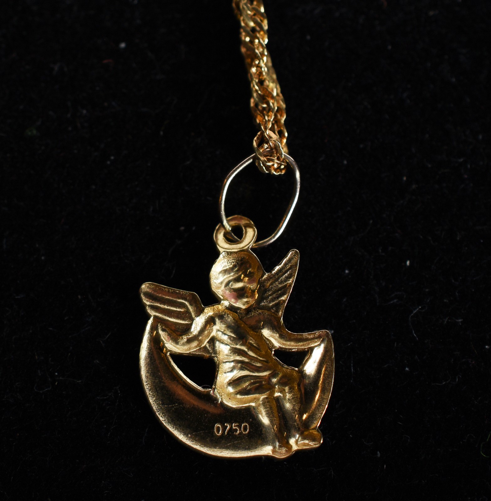 Colar de ouro 18k., contraste 750 mls, retorcido com pingente no... - foto 6 de 7