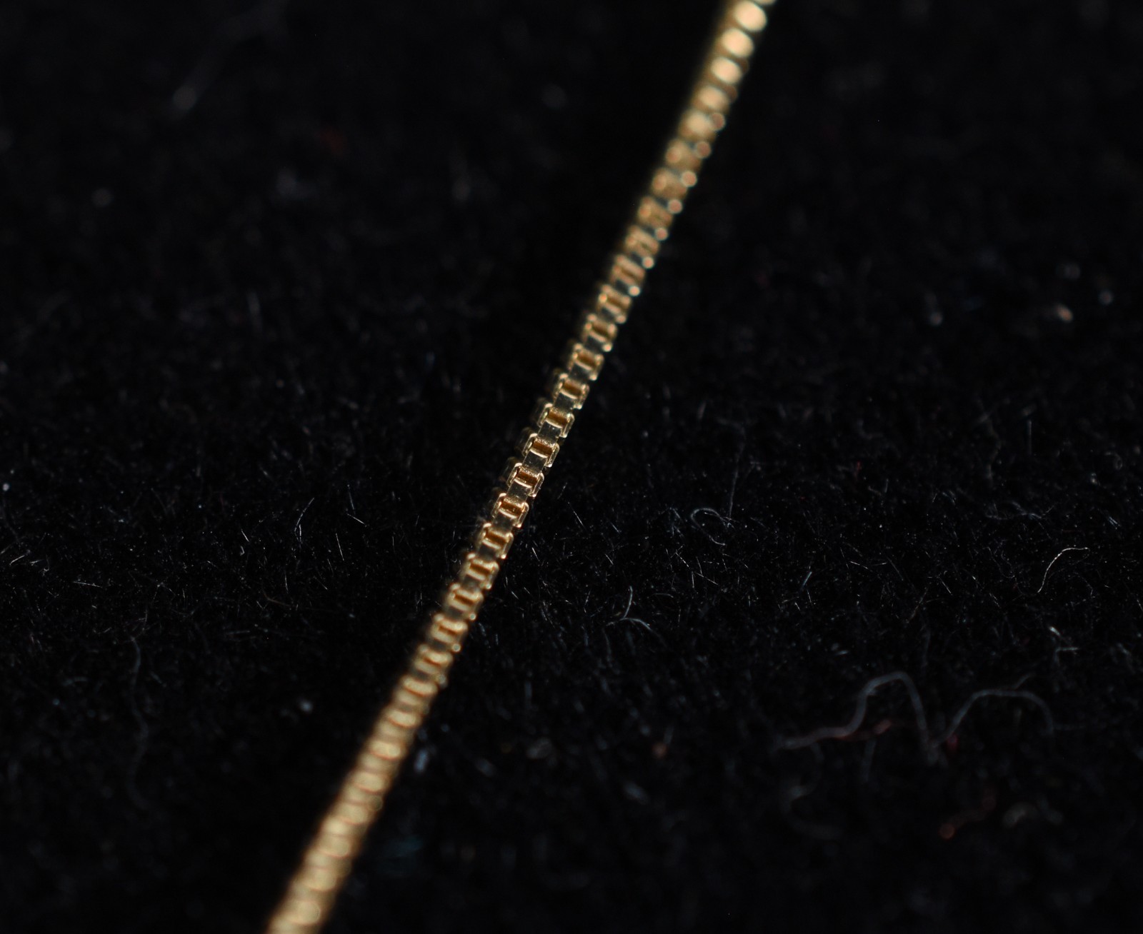 Colar de ouro 18k., contraste 750 mls com pingente estrela solitária... - foto 4 de 5