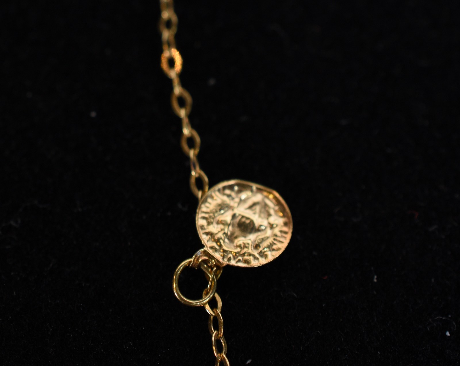 Tornozeleira de ouro 18k. (Por motivos de segurança a peça não se... - foto 3 de 7