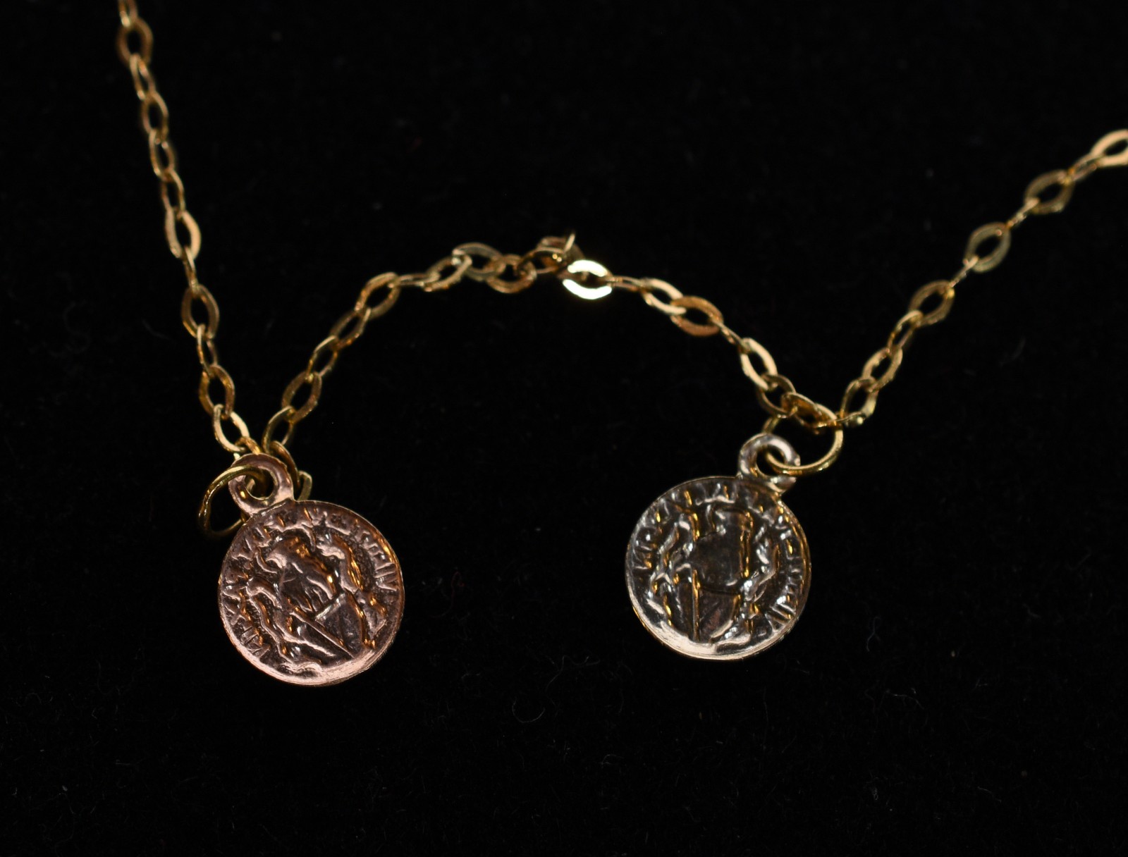 Tornozeleira de ouro 18k. (Por motivos de segurança a peça não se... - foto 5 de 7