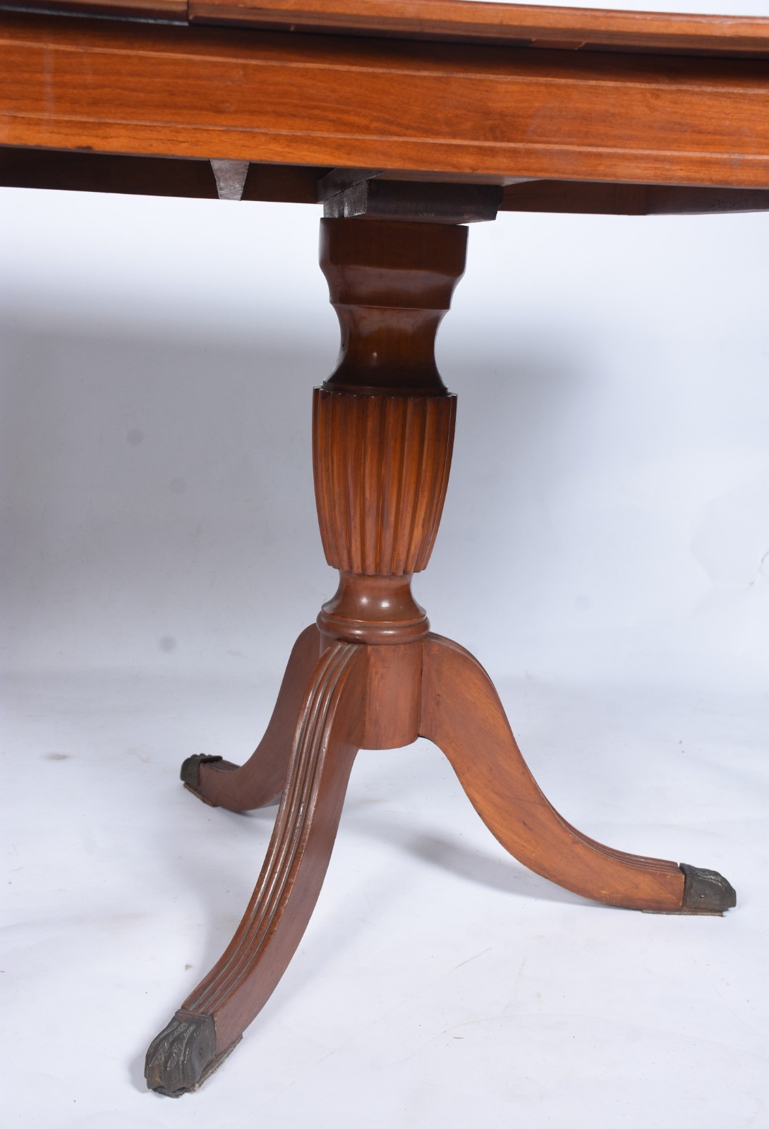 Mesa de jantar de madeira nobre, tábua extensora (47 cm x 47 cm)... - foto 9 de 9