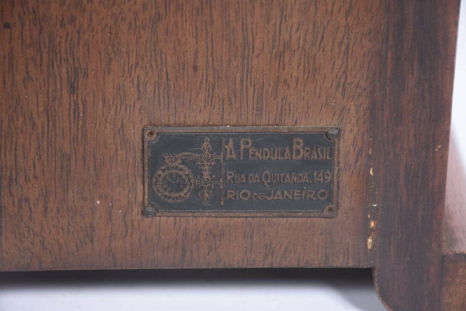 Relógio carrilhão de mesa, caixa de madeira. Máquina parada... - foto 8 de 10