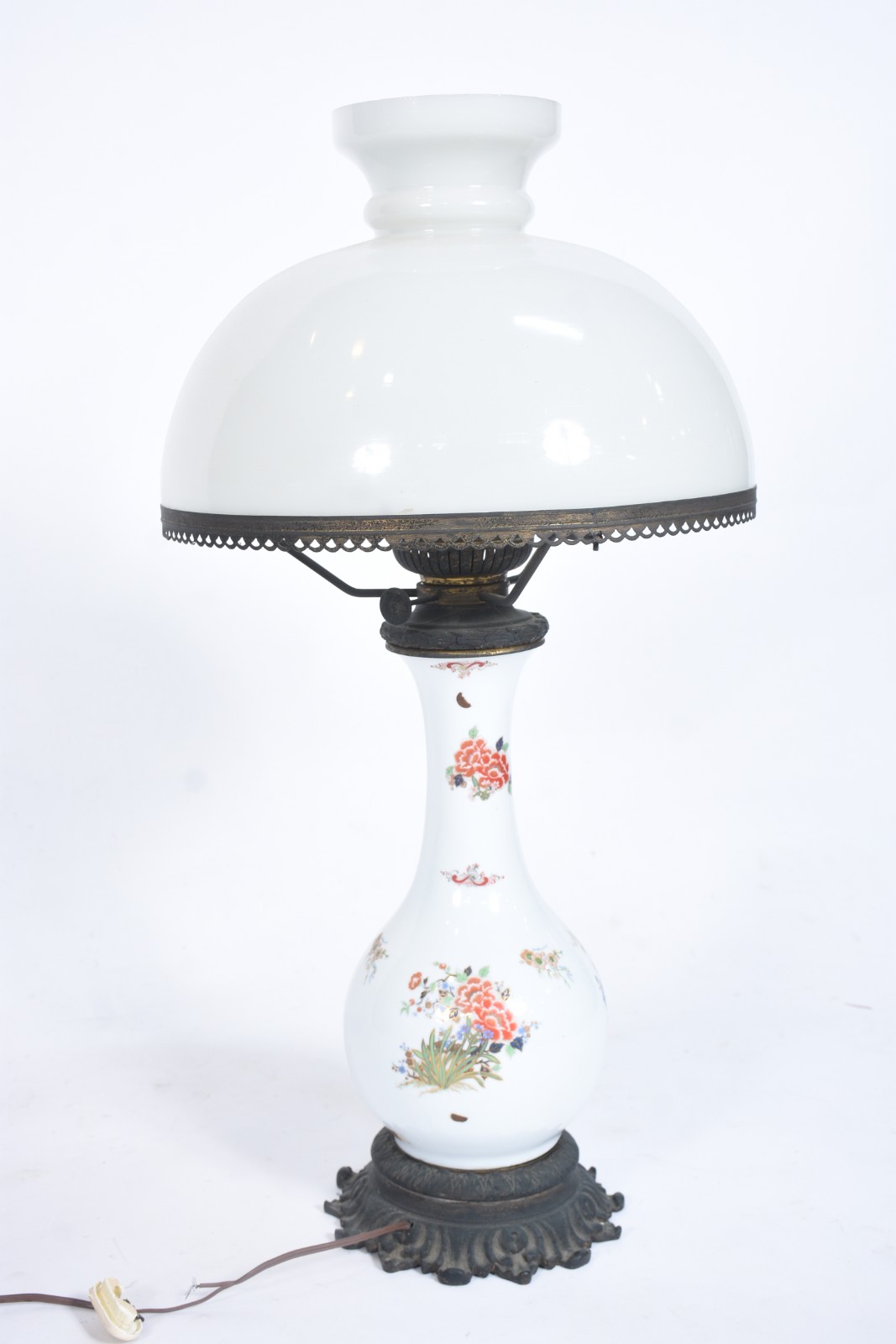 Abatjour de porcelana branca com flores em policromia, cúpula... - foto 2 de 6