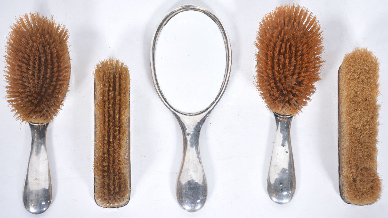 Conjunto para toucador de prata contrastada, composto de: 4 escovas e... - foto 2 de 9