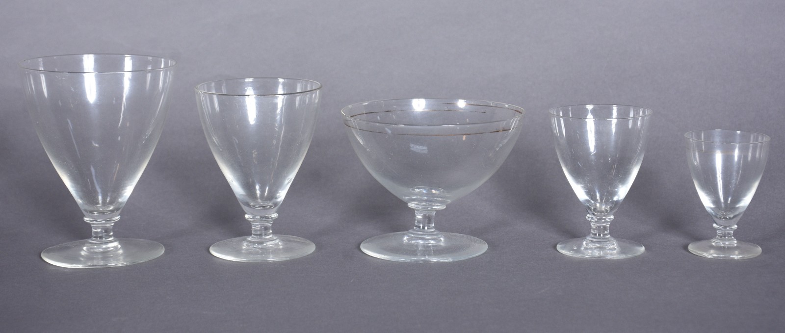 Serviço copos de cristal composto de: 6 taças para champagne, 6 para... - foto 2 de 5