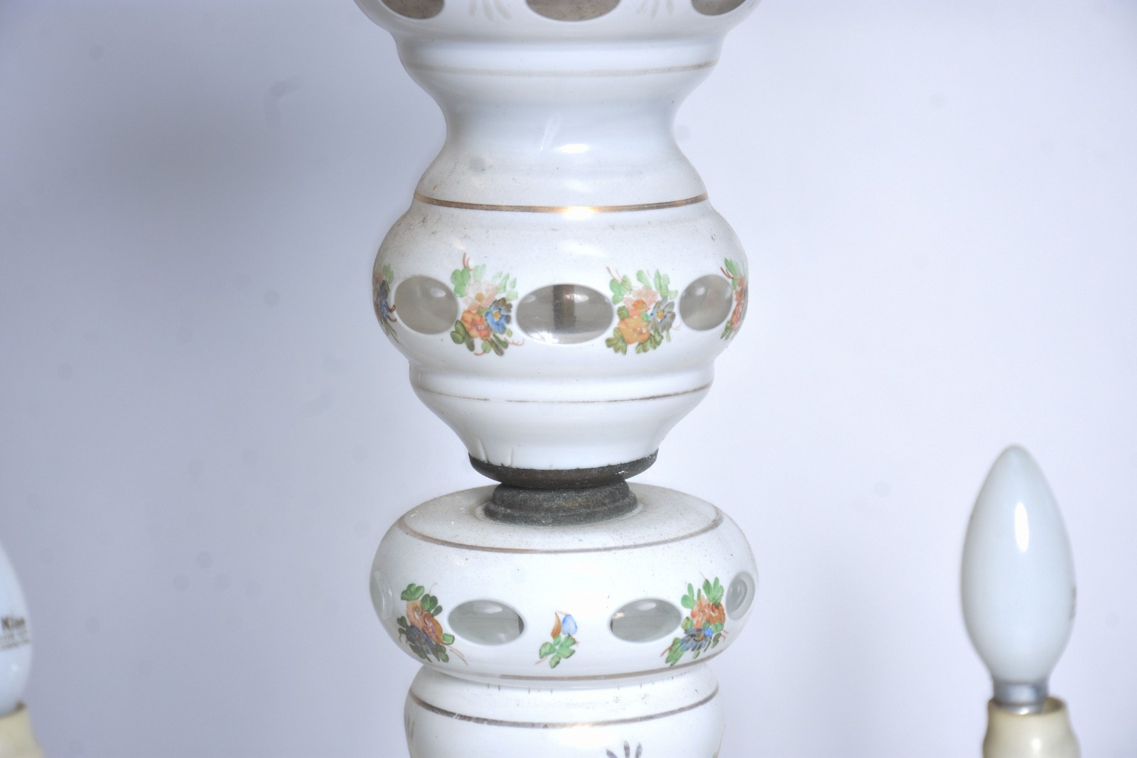 Lustre de cristal overlay branco com pequenas flores, para 5 luzes... - foto 2 de 8