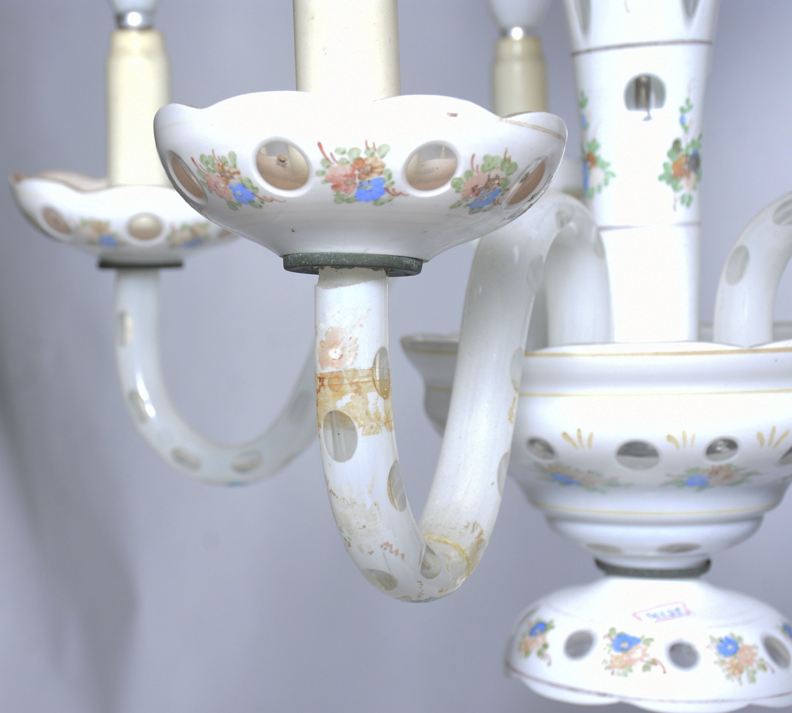 Lustre de cristal overlay branco com pequenas flores, para 5 luzes... - foto 7 de 8