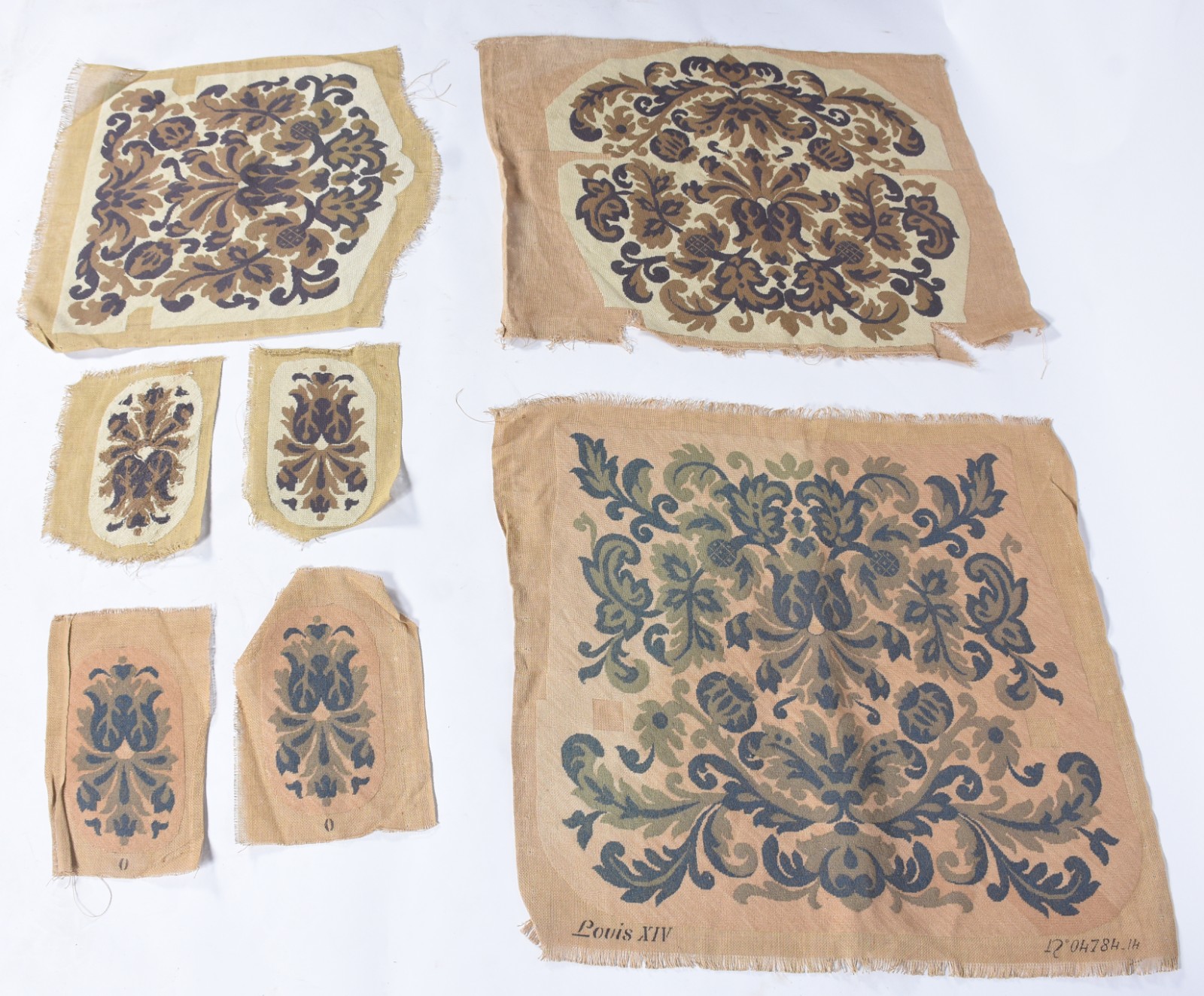 Conjunto de tecidos franceses bordados em tapeçaria para assentos e... - foto 1 de 7