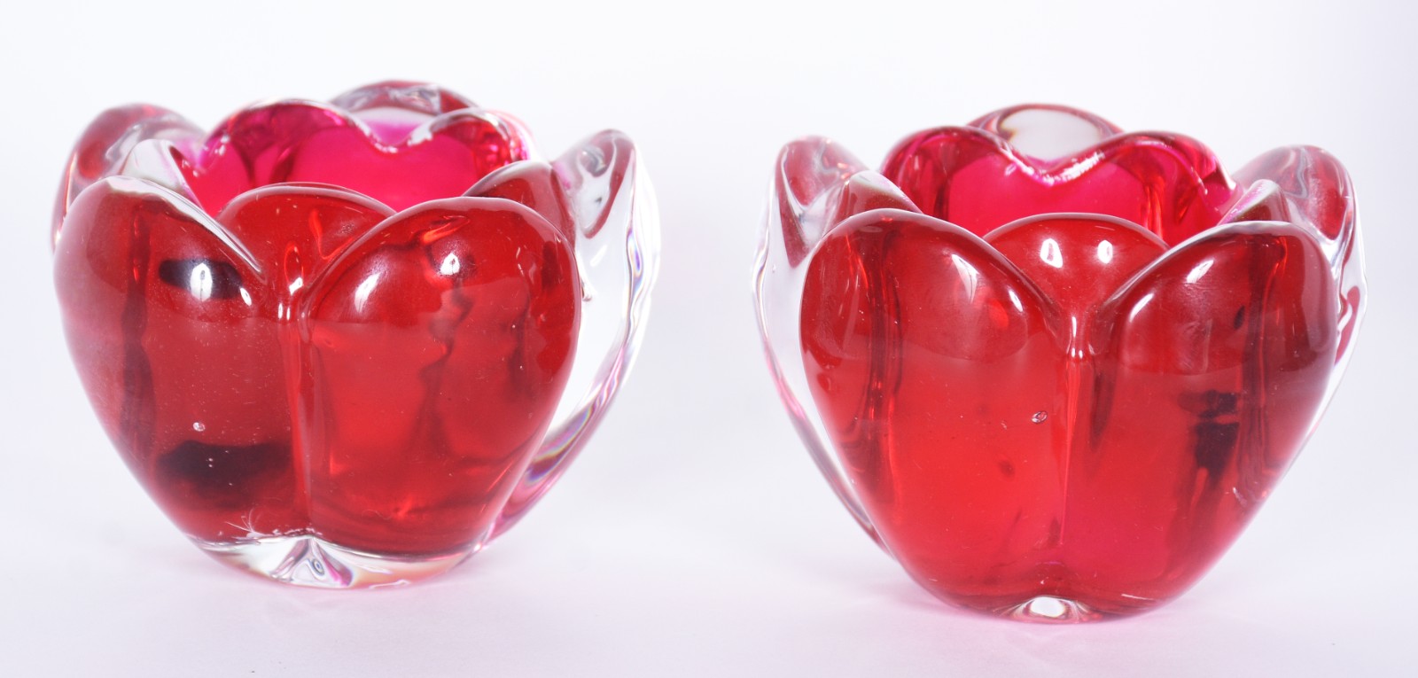 Quatro peças de vidro decorativo, sendo: vaso, castiçal e par de... - foto 2 de 11