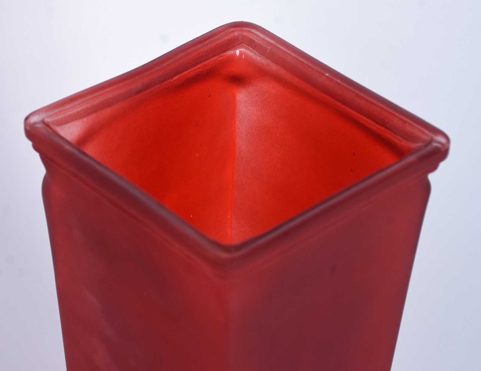 Quatro peças de vidro decorativo, sendo: vaso, castiçal e par de... - foto 6 de 11