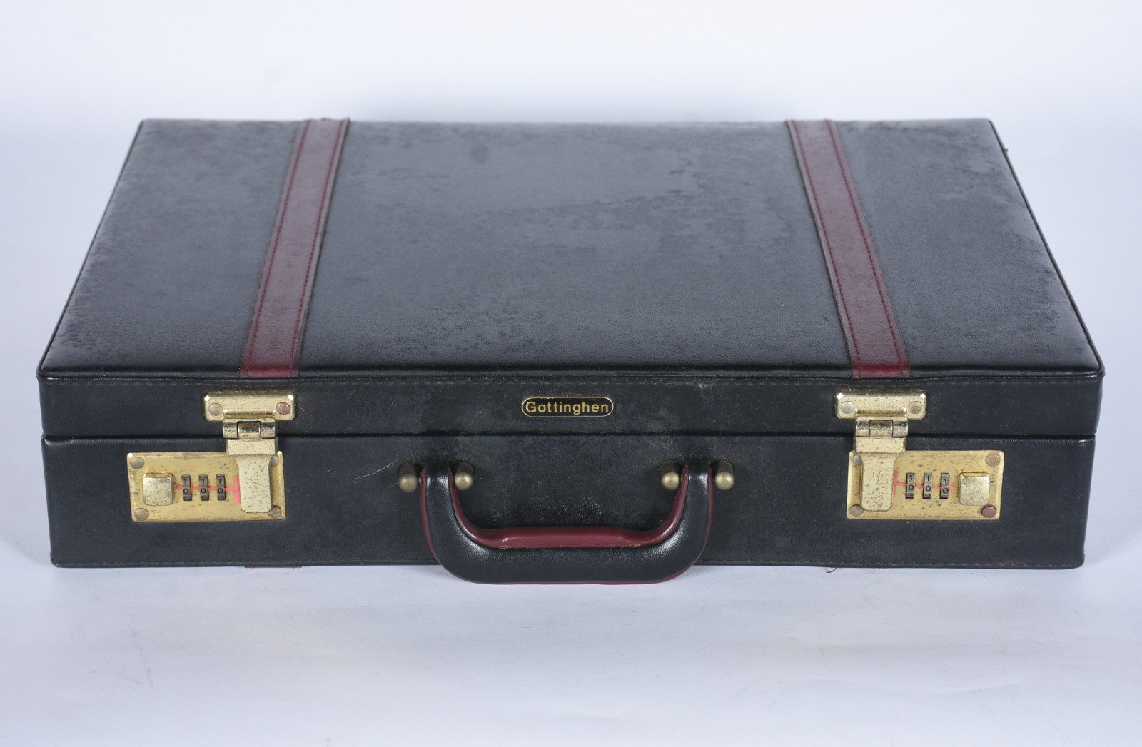 Faqueiro italiano de aço com borda dourada modelo "Doroty", composto... - foto 3 de 11