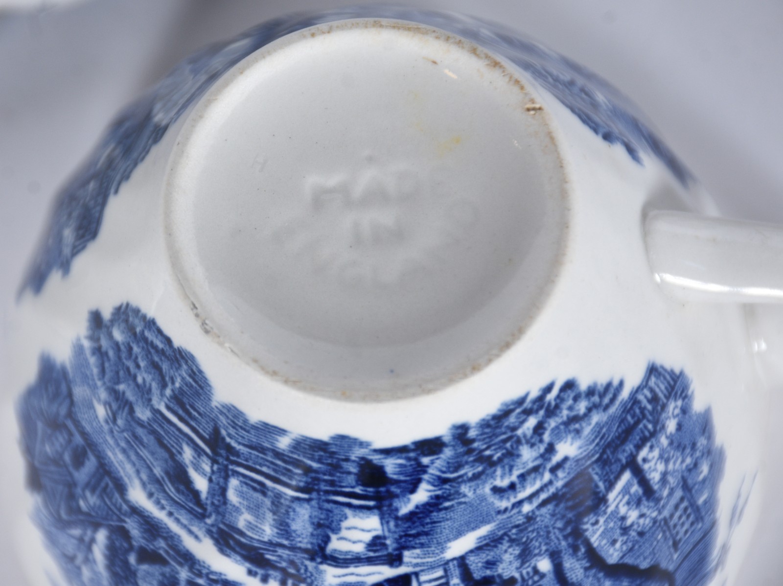 Serviço para chá, café e jantar de faiança Johnson Brothers composto... - foto 6 de 10
