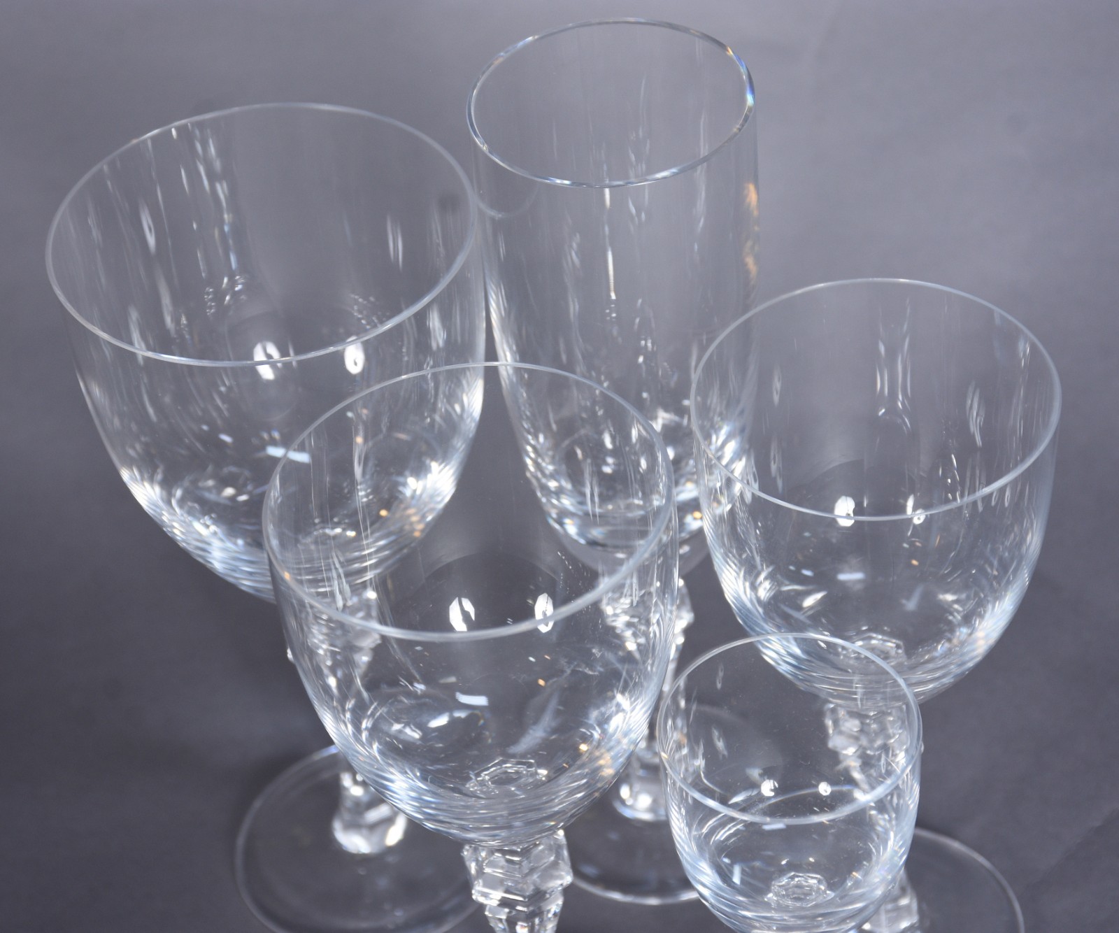 Serviço de cristal composto de: 4 flutes para champagne, 6 para água... - foto 6 de 6