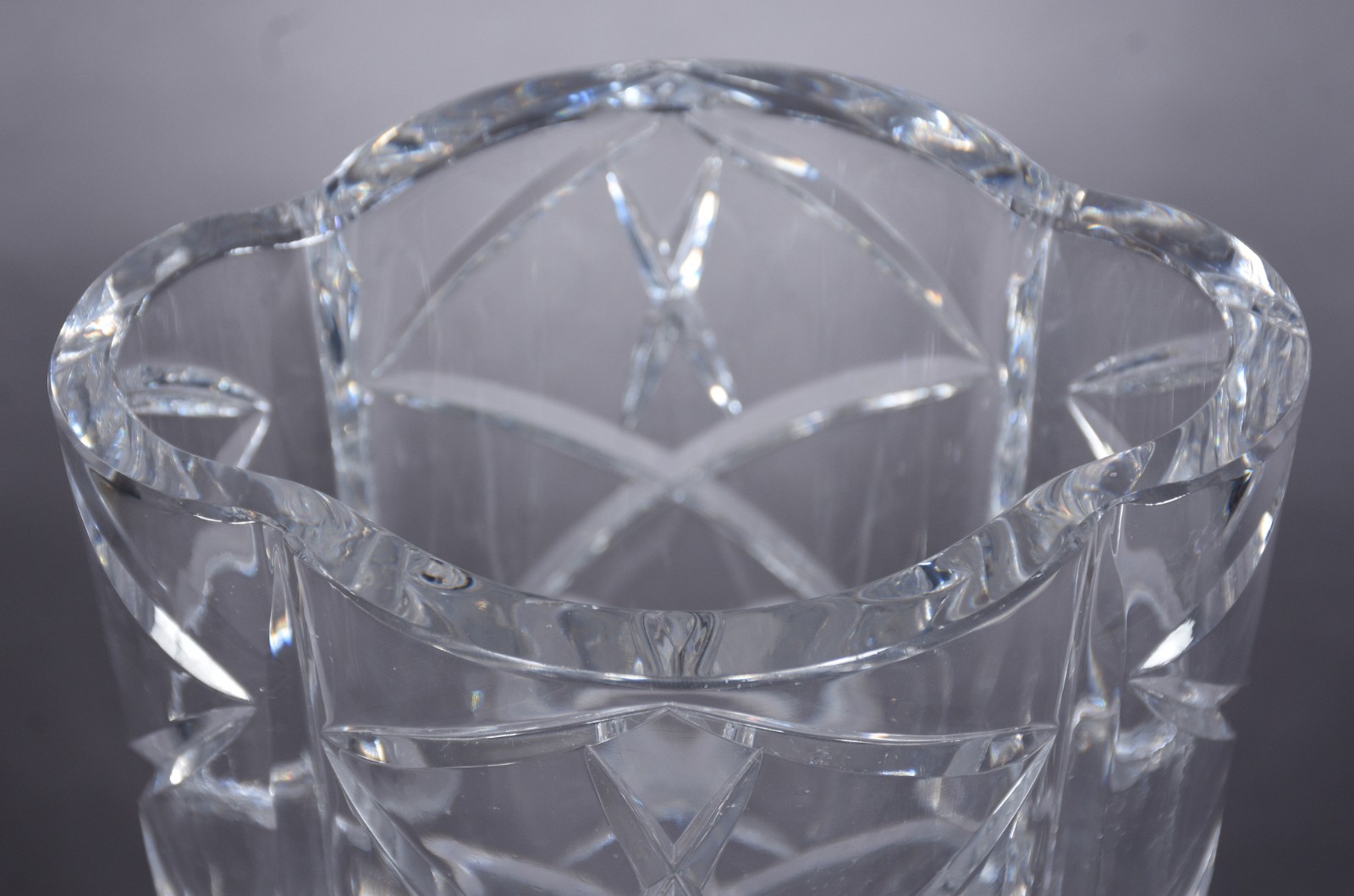 Vaso de cristal tcheco lapidado. - foto 4 de 7