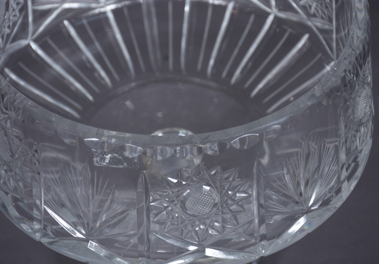 Fruteira de cristal tcheco lapidado. - foto 4 de 7