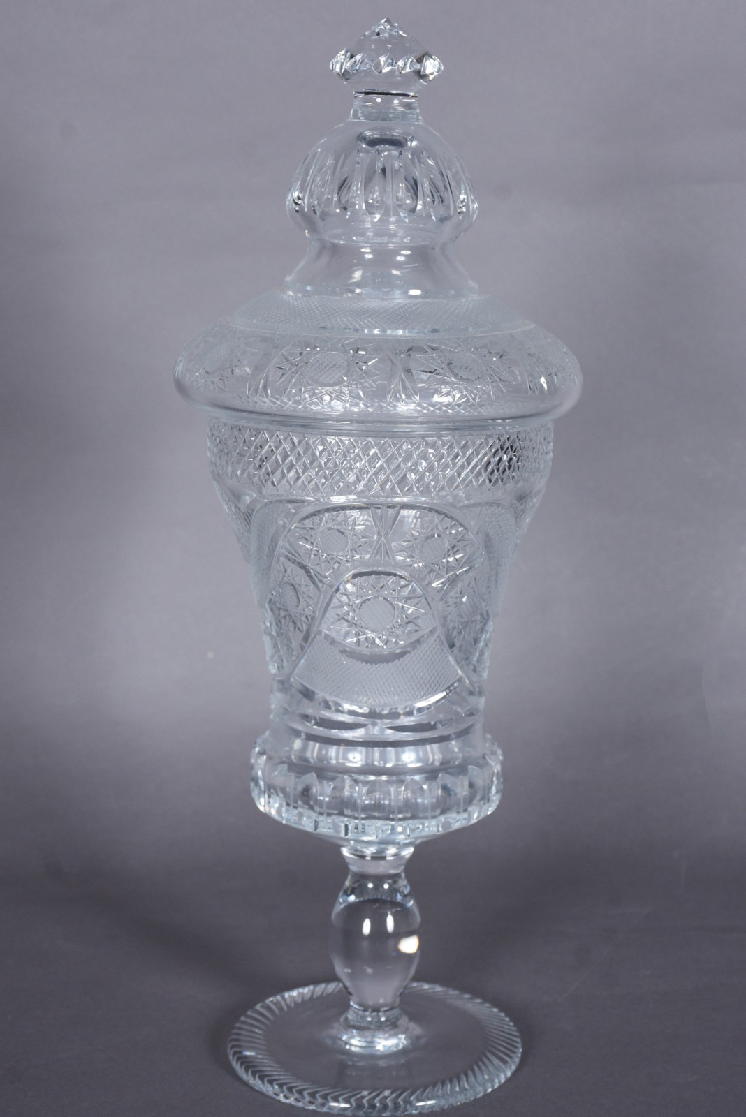 Grande compoteira de cristal tcheco lapidado. - foto 1 de 5