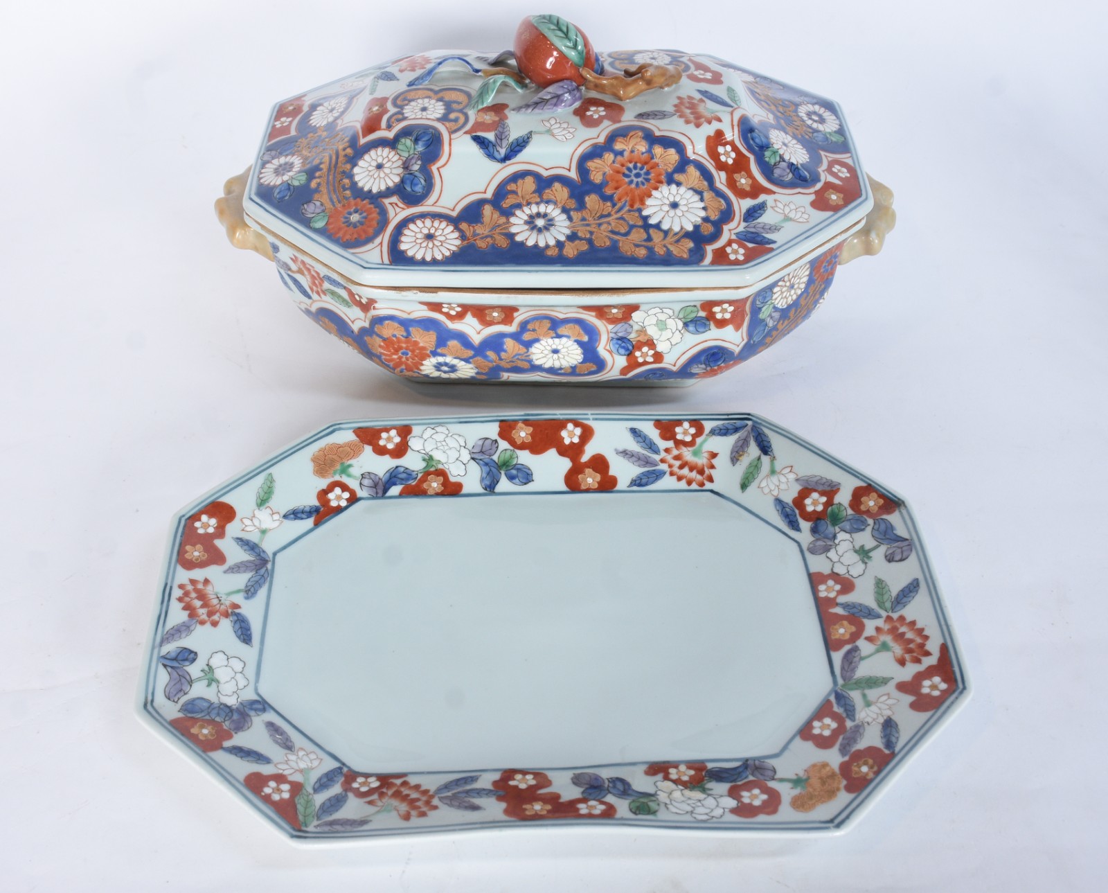 Sopeira com presentoir de porcelana oriental, feitio oitavado... - foto 3 de 8