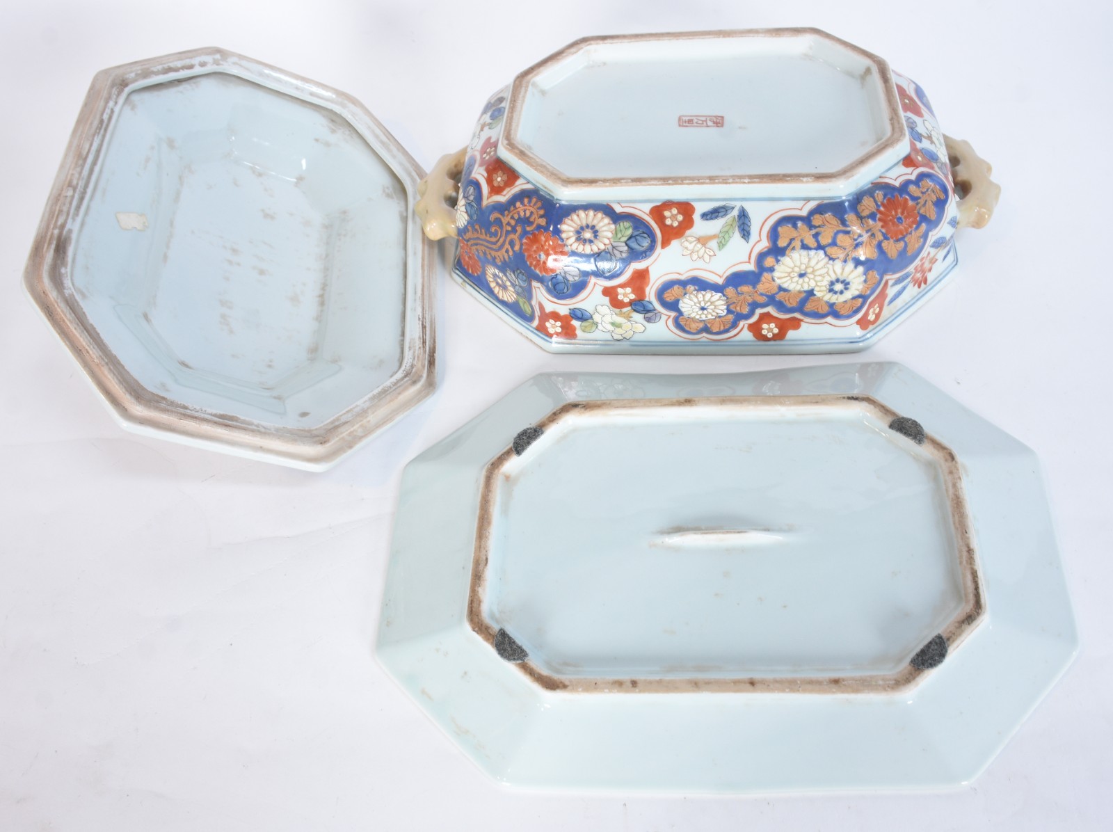 Sopeira com presentoir de porcelana oriental, feitio oitavado... - foto 6 de 8